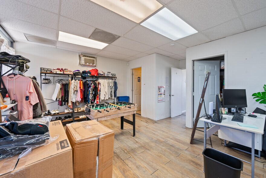 More Photos Of 10752-10754 Burbank Blvd, North Hollywood Office For Lease