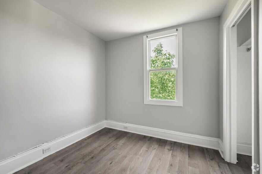 More Photos Of 46 Carlyle Ave, Ottawa Apartments For Sale