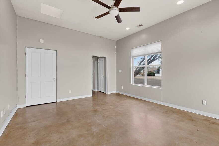 More Photos Of 501-505 14th St NW, Albuquerque Office Residential For Lease