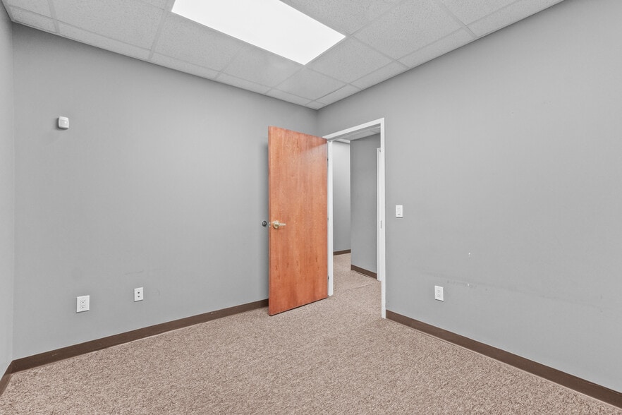 More Photos Of 495 Central Ave, Seekonk Medical For Lease