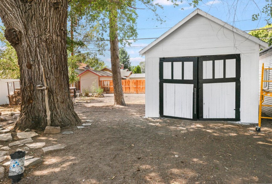 More Photos Of 1818 Overland Ave, Burley Office For Lease