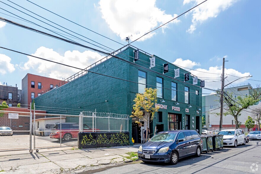 Primary Photo Of 2368 Hoffman St, Bronx Warehouse For Lease