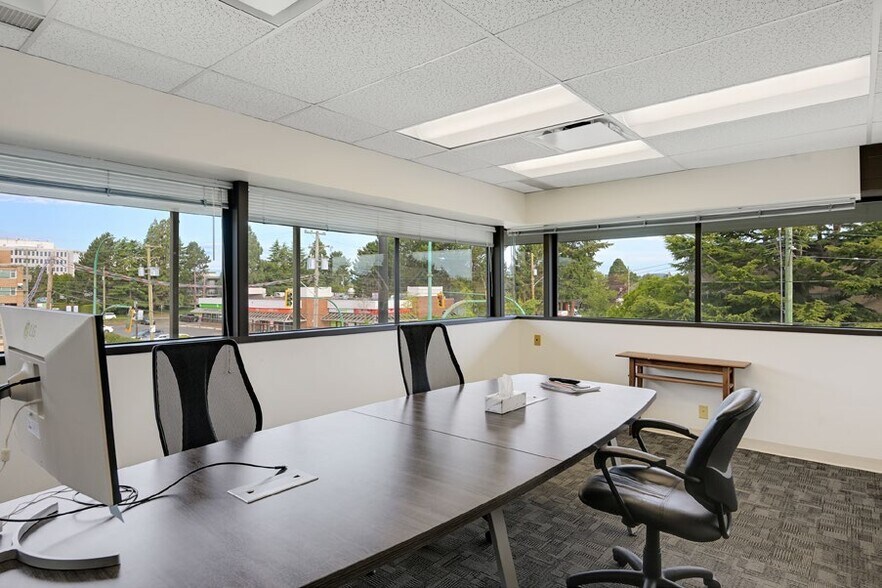 More Photos Of 2067 Cadboro Bay Rd, Victoria General Retail For Lease