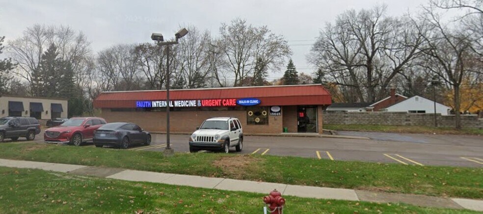 Primary Photo Of 15645 Farmington Rd, Livonia Medical For Lease