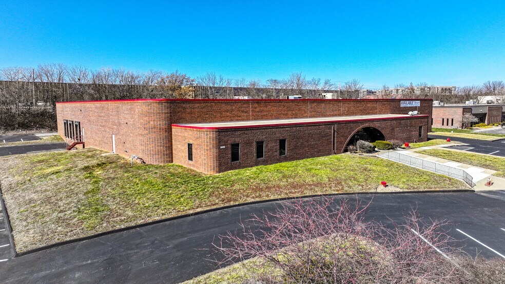More Photos Of 8400 Nieman Rd, Lenexa Warehouse For Lease