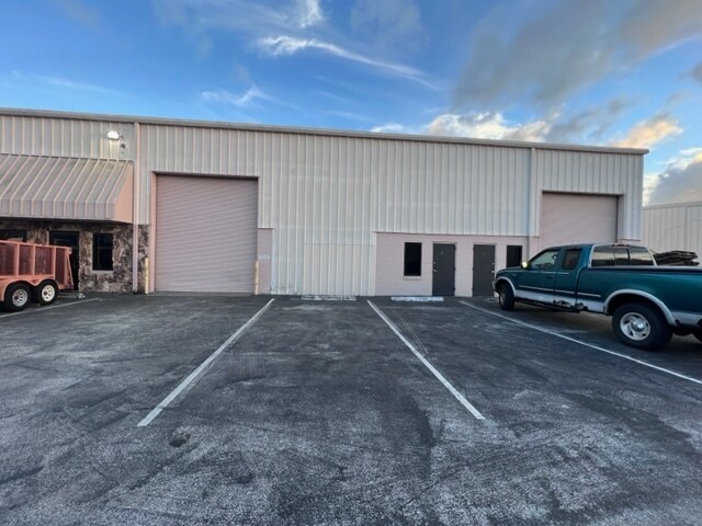 More Photos Of 1725 S Nova Rd, Daytona Beach Warehouse For Sale