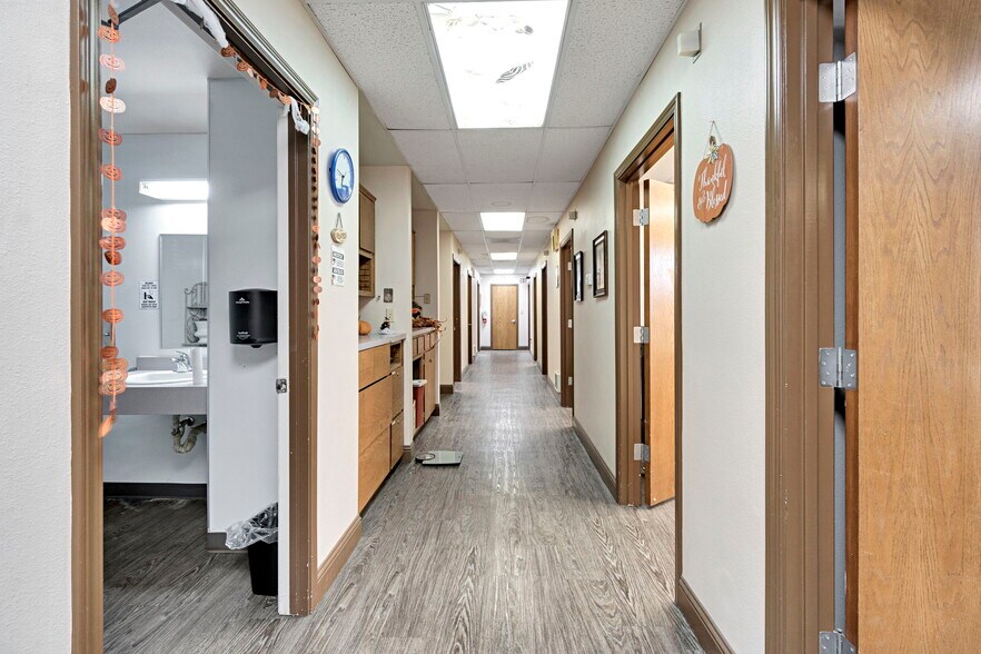 More Photos Of 1260 E Almond Ave, Madera Medical For Sale