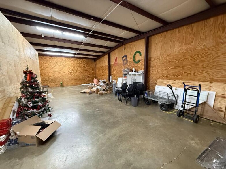 More Photos Of 794 E Main St, Tupelo Showroom For Sale