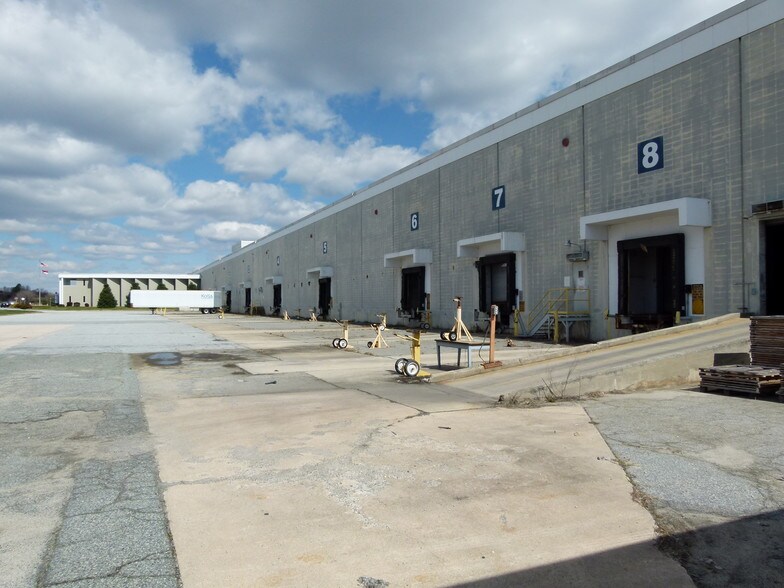 More Photos Of 515 Mid South Dr, Salisbury Manufacturing For Lease
