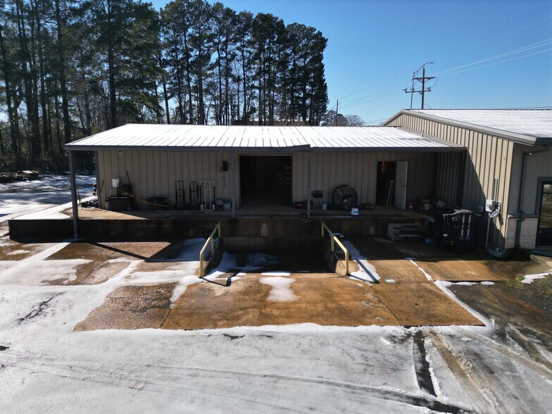 More Photos Of 1817 W Main St, Atlanta Industrial For Sale