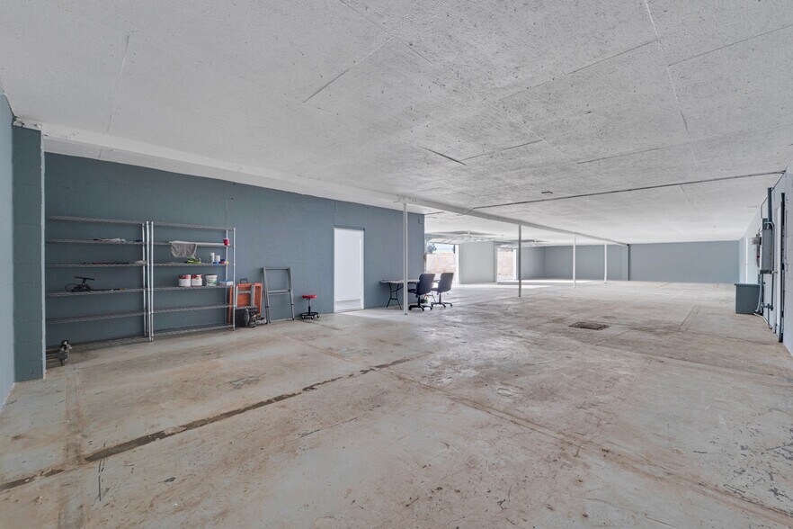 More Photos Of 23045 Drayton St, Santa Clarita Warehouse For Sale