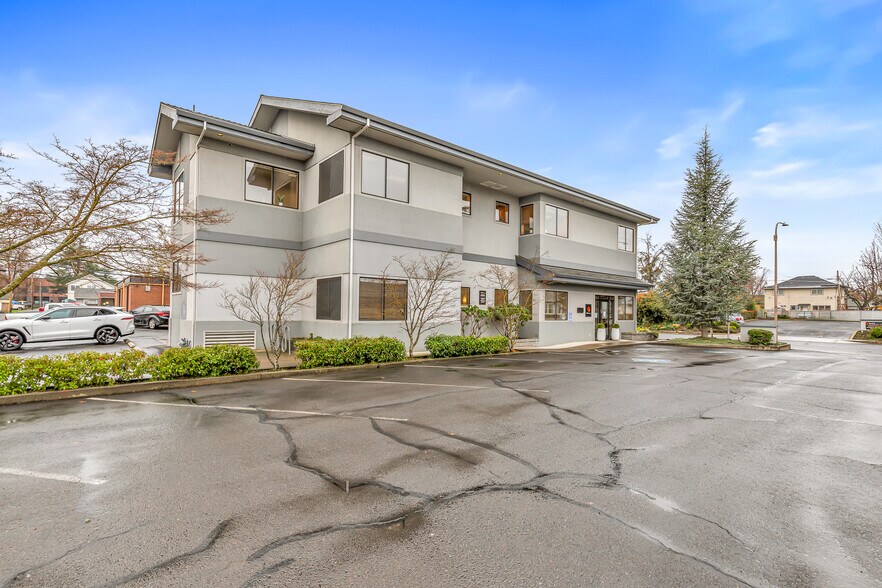 More Photos Of 23 Newtown St, Medford Coworking Space