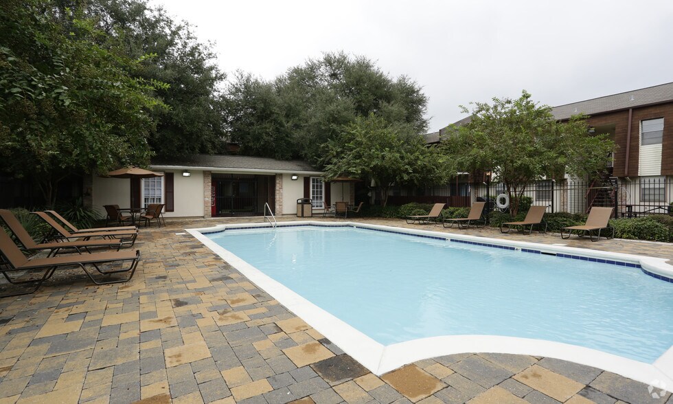 More Photos Of 1901 Lafayette St, Gretna Apartments For Sale