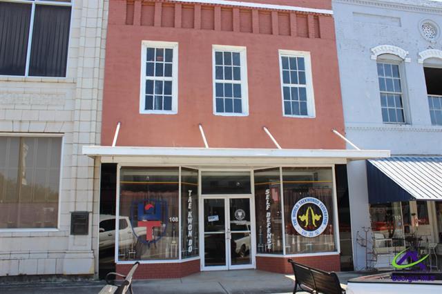 More Photos Of 108 S Dooly St, Montezuma Storefront For Sale