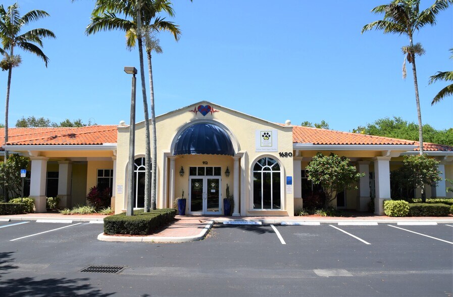 More Photos Of 1680 S Central Blvd, Jupiter Medical For Lease