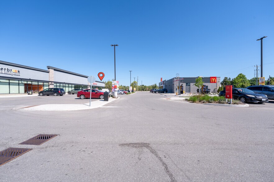 More Photos Of 197 Pinehurst Rd, Paris General Retail For Lease