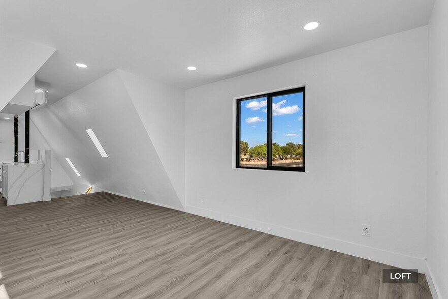 More Photos Of 2550 Fremont St, Las Vegas Auto Dealership For Sale