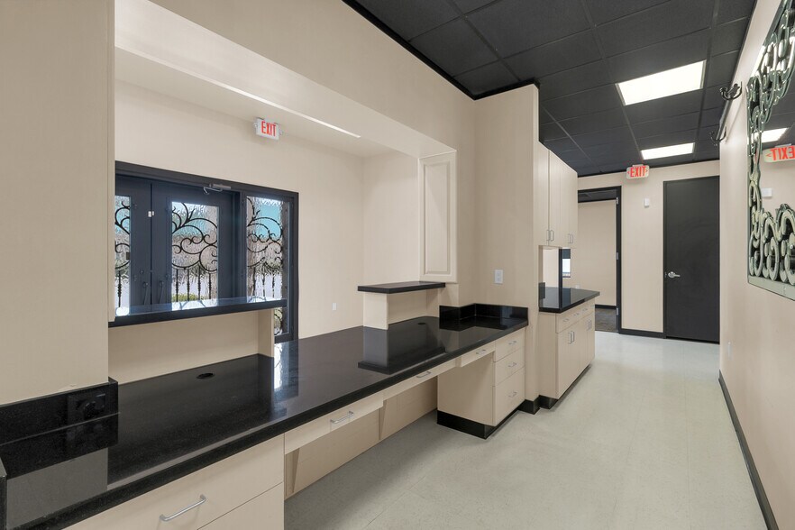 More Photos Of 1125 Cypress Station Dr, Houston Medical For Lease