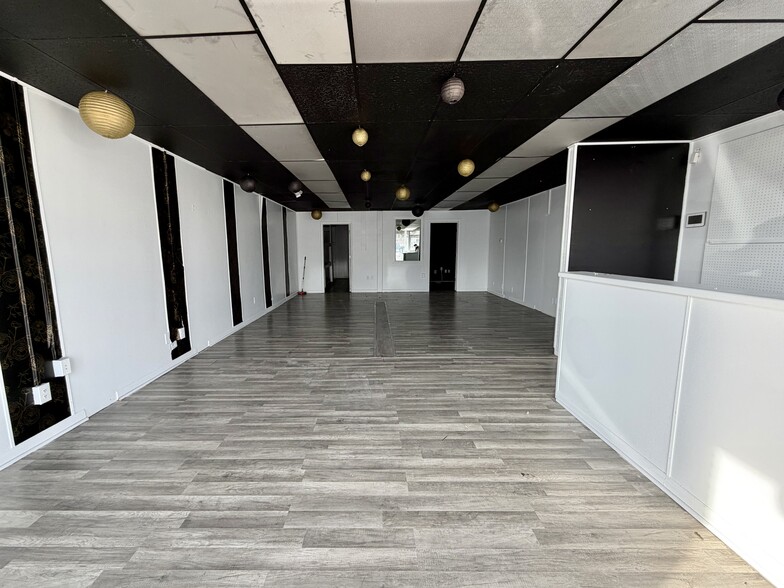 More Photos Of 28438 Joy Rd, Livonia Storefront Retail Office For Lease