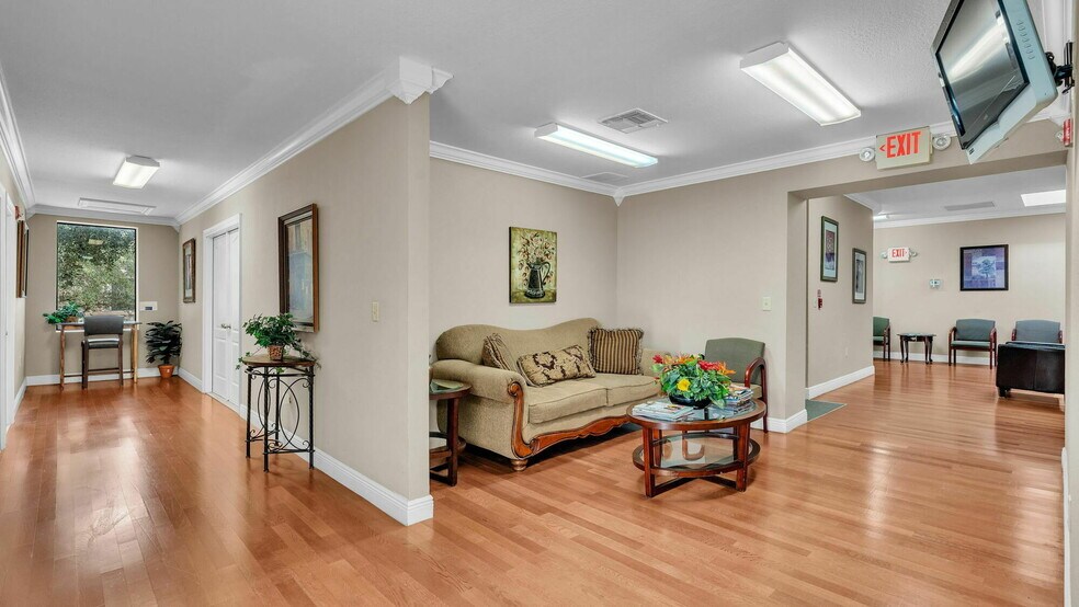 More Photos Of 415 E Main St, Bartow Office For Lease