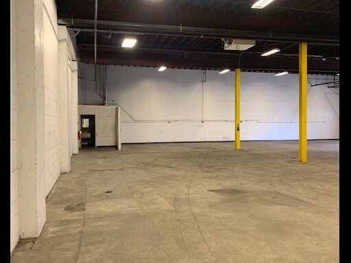 More Photos Of 8 W Chimney Rock Rd, Bridgewater Manufacturing For Lease