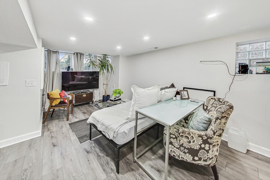 More Photos Of 3412 N Janssen Ave, Chicago Multifamily For Sale