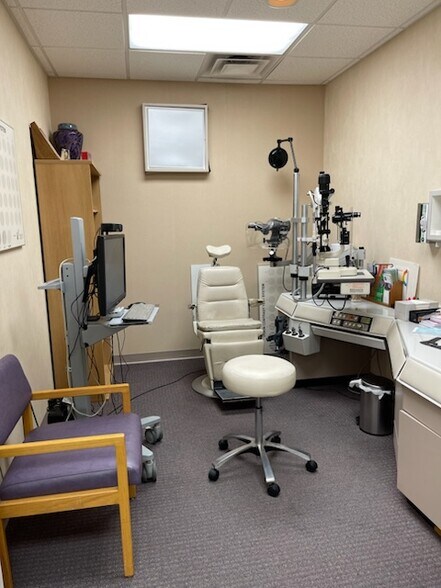 More Photos Of 142 Linden Dr, Winchester Medical For Sale