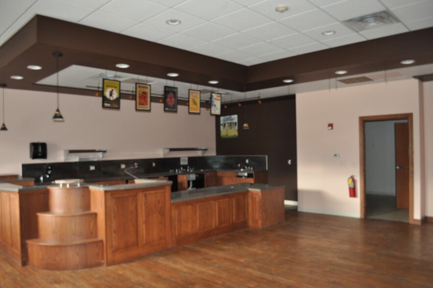 More Photos Of 207 E Church St, Sandwich Office For Sale