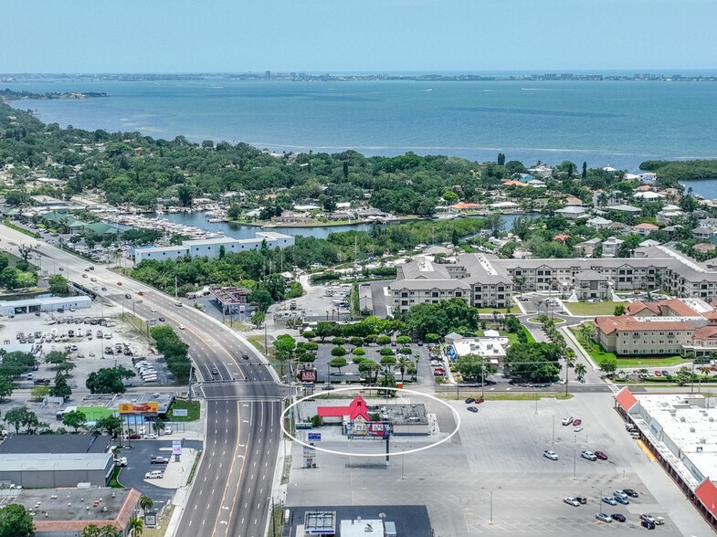 More Photos Of 6844 14th St W, Bradenton Restaurant For Lease