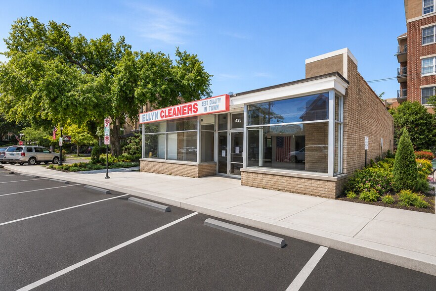 More Photos Of 485 Forest Ave, Glen Ellyn Storefront For Lease