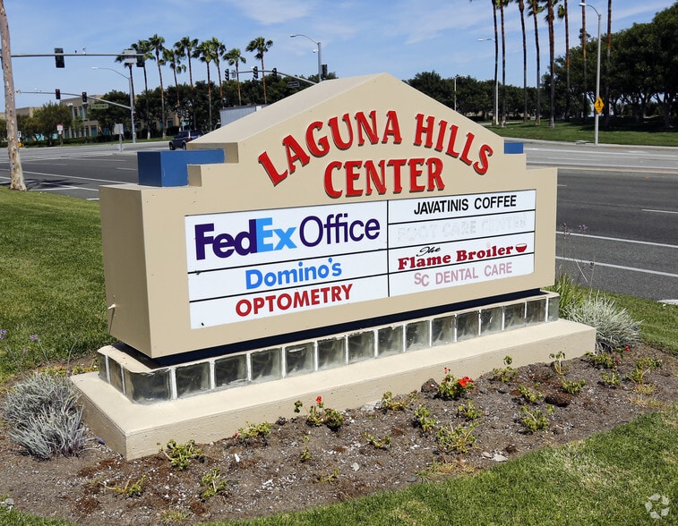 More Photos Of 22972 Moulton Pky, Laguna Hills Storefront For Lease