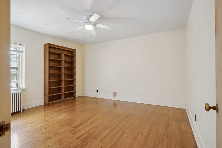 More Photos Of 107 E Madison St, Mount Pleasant Healthcare For Sale