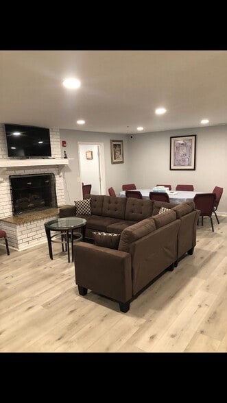 More Photos Of 340 Lockheed Ave SE, Marietta Healthcare For Sale