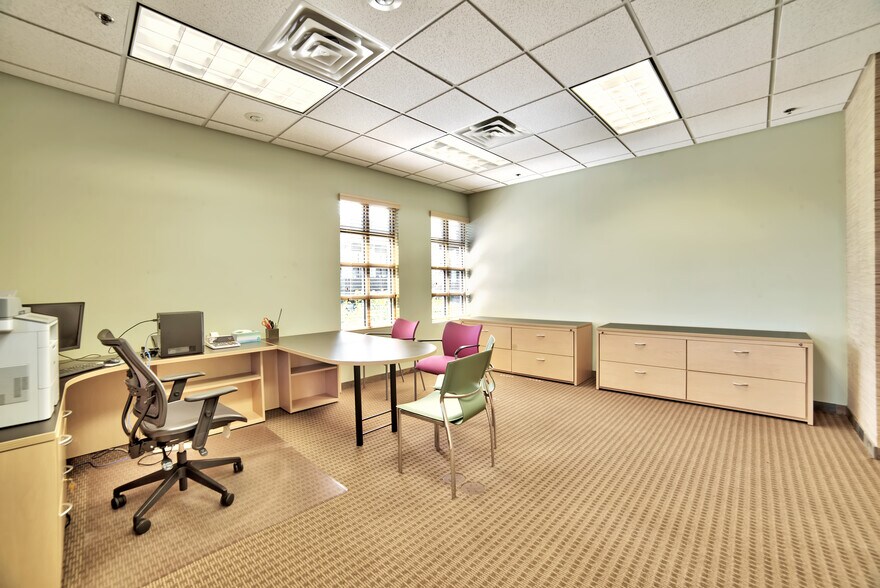 More Photos Of 2534 Anthem Village Dr, Henderson Medical For Sale