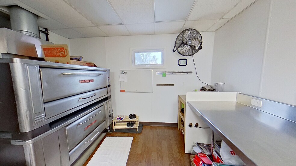 More Photos Of 2803 W Blanchard Rd, Winn Restaurant For Sale