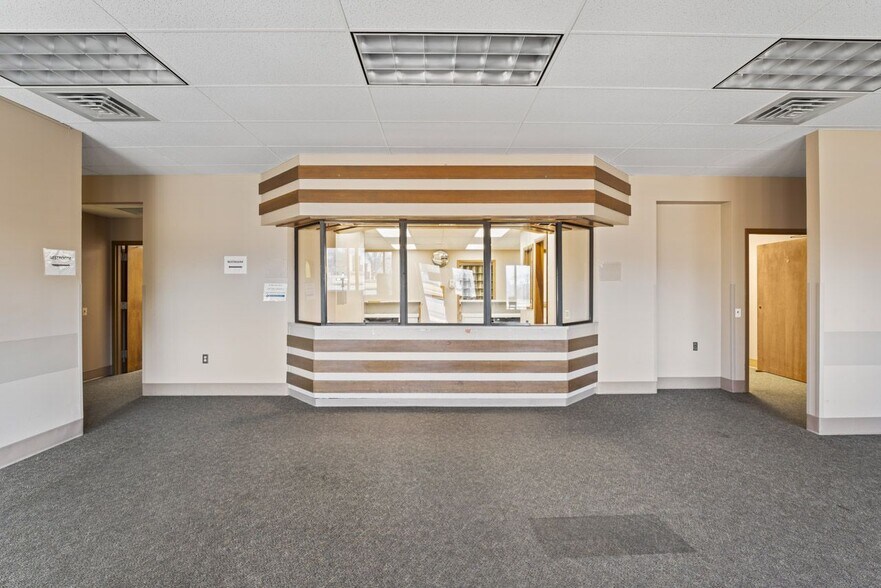 Primary Photo Of 1515 S 19th St, Elwood Medical For Lease