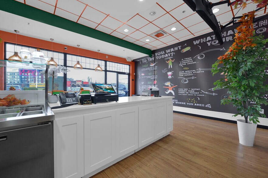 More Photos Of 2017-2035 Polaris Pky, Columbus Storefront For Lease