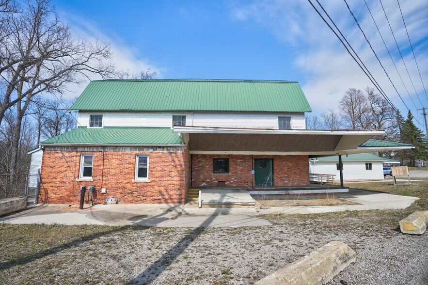 More Photos Of 8572 Silver Lake Rd, Linden Freestanding For Sale