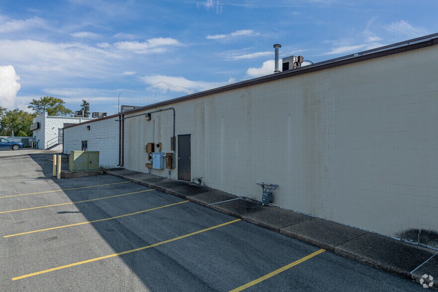 More Photos Of 4700 N University St, Peoria Freestanding For Sale