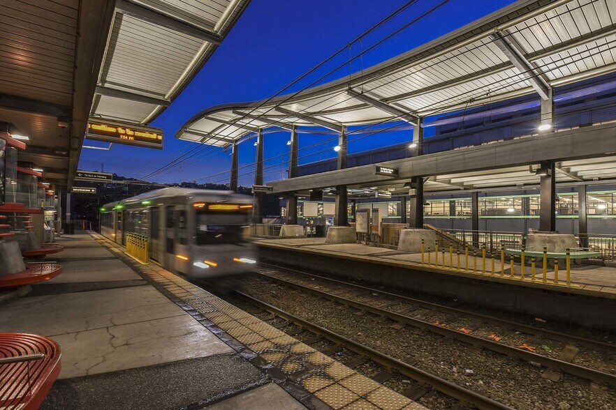 More Photos Of 615 First Ave, Pittsburgh Apartments For Lease