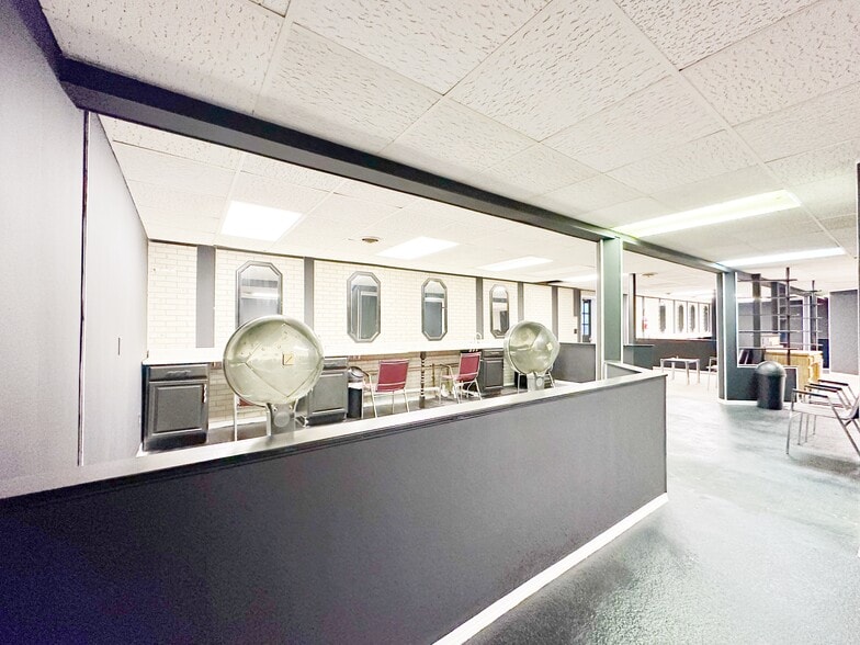 More Photos Of 1277 Hicks Blvd, Fairfield Freestanding For Lease