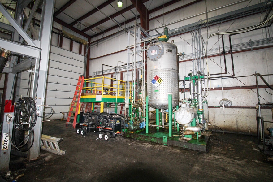 More Photos Of 5640 44th Ave S, Clinton Office For Sale