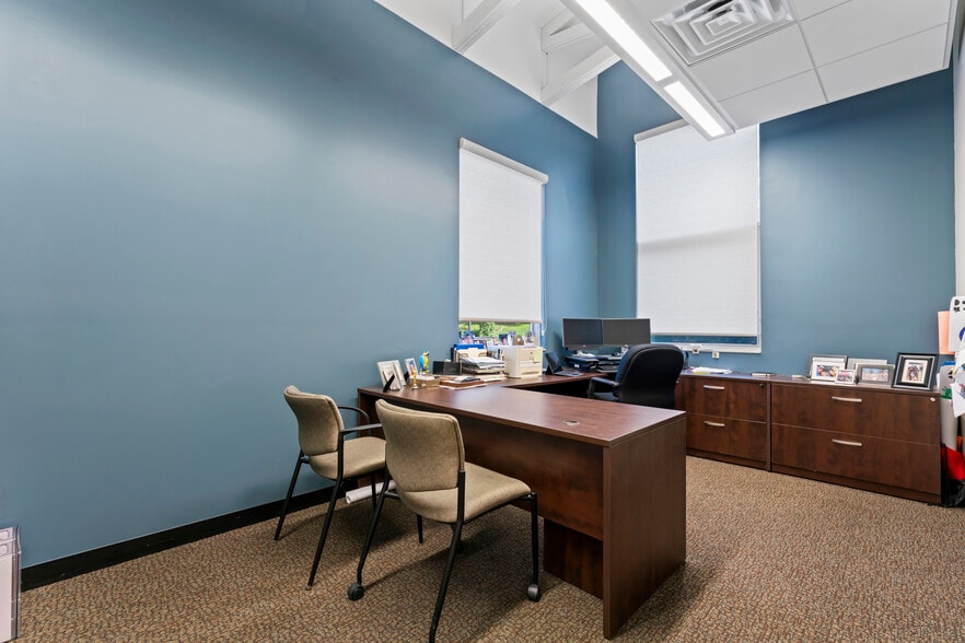 More Photos Of 2200 2nd St SW, Rochester Office For Sale