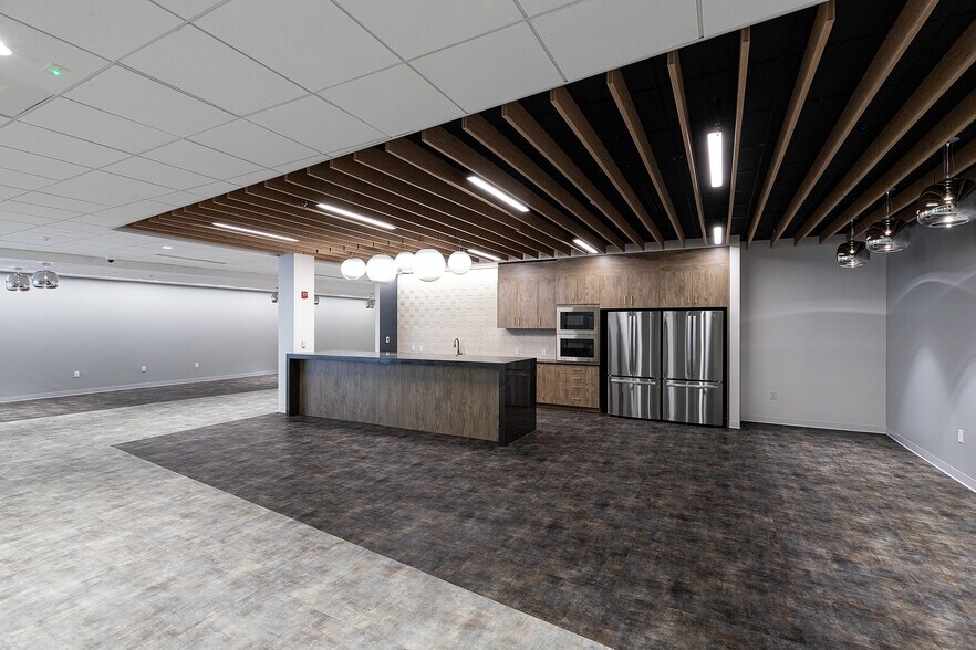 More Photos Of 28 Crosby Dr, Bedford Office For Lease
