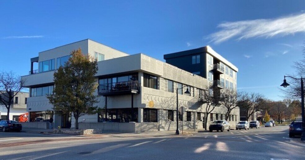 More Photos Of 300 Washington Ave, Grand Haven Office For Sale