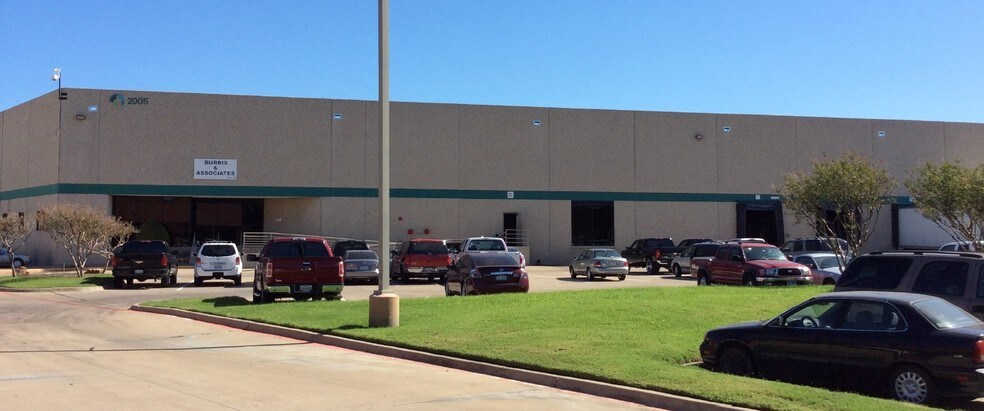 More Photos Of 2005 McDaniel Dr, Carrollton Distribution For Lease