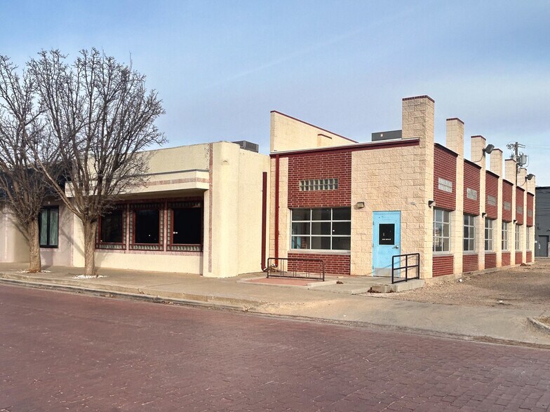 More Photos Of 2420 14th st, Lubbock Office For Lease