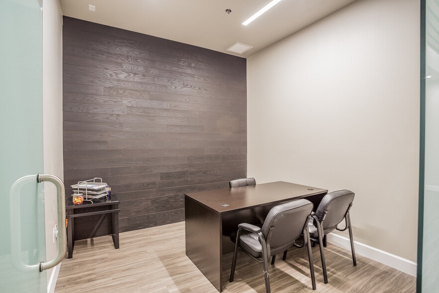 More Photos Of 1324 N Farrell Ct, Gilbert Warehouse For Sale