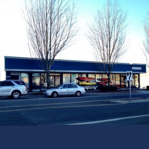 More Photos Of 439 Peace Portal Dr, Blaine Freestanding For Lease