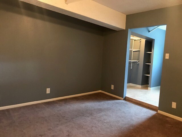 More Photos Of 7648 Broadview Dr, Houston Apartments For Sale